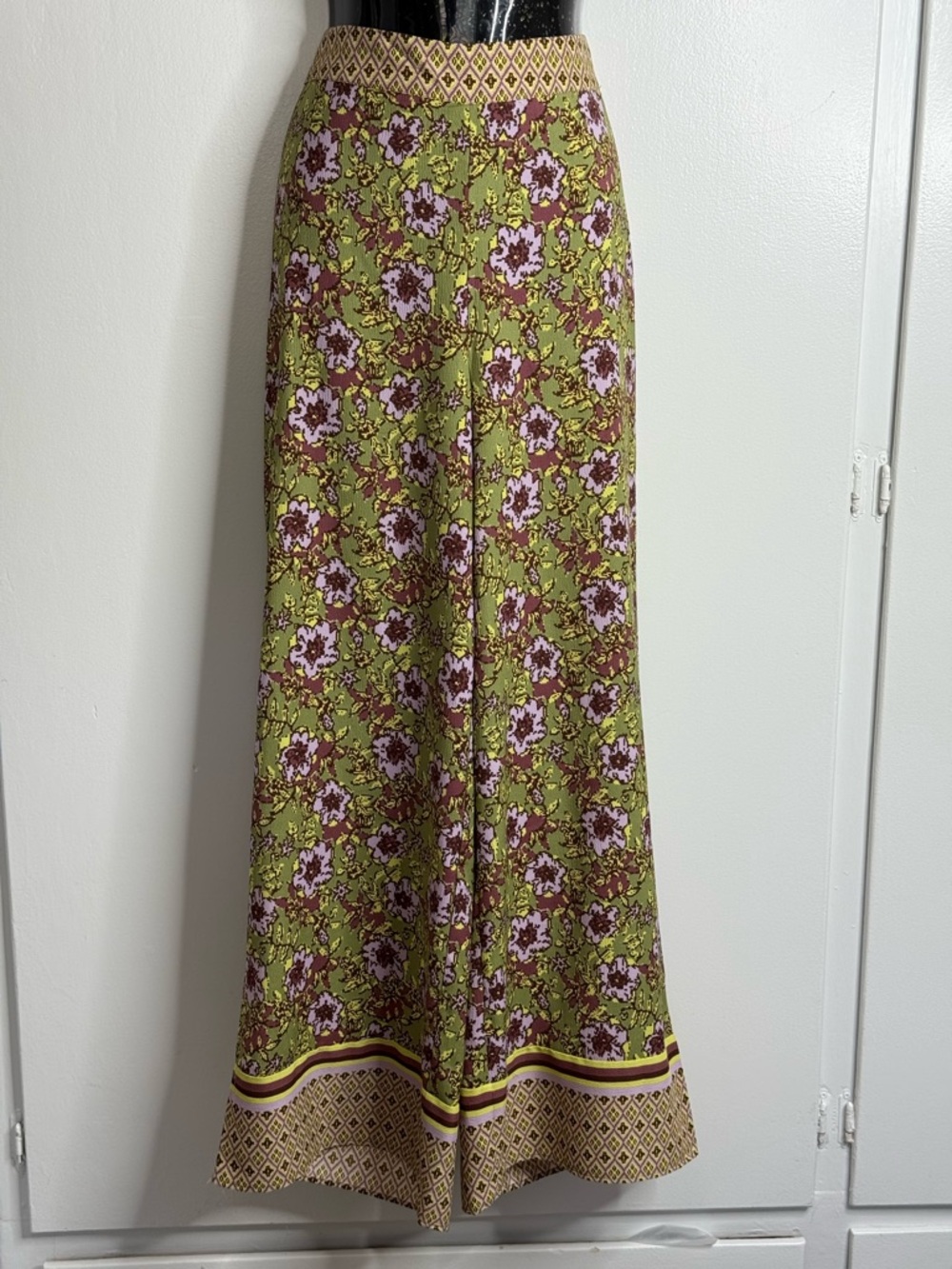 Cupcakes & Cashmere Green/Purple Floral Print Wide Leg Women Pants Size M - NWT